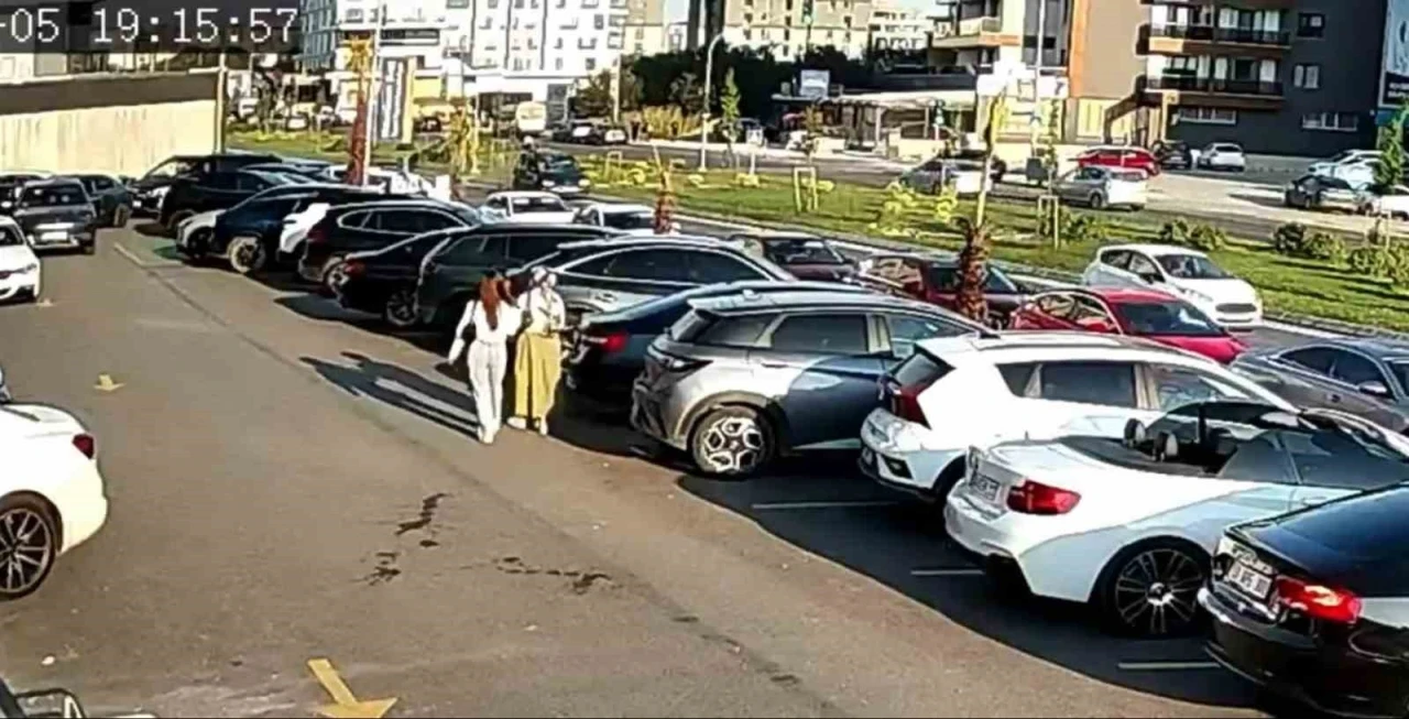 Hafif ticari ara&ccedil; ile &ccedil;arpışan bisiklet s&uuml;r&uuml;c&uuml;s&uuml; hayatını kaybetti
