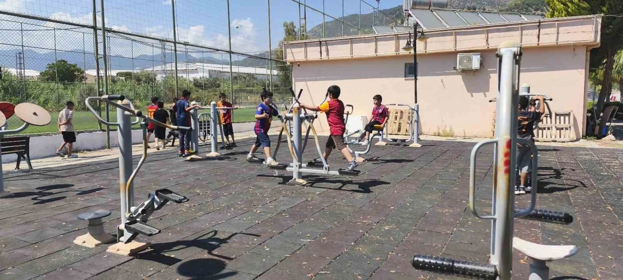 Hafızlık &ouml;ğrencileri yeşil sahada moral depoladı
