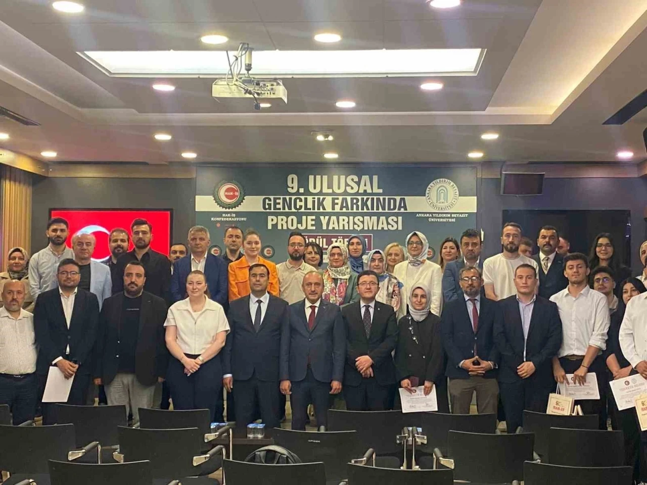 HAK-İŞ Genel Başkan Yardımcısı Sert: "Gen&ccedil;lerimizin bir m&uuml;cevher gibi korunması, desteklenmesi gerekiyor"
