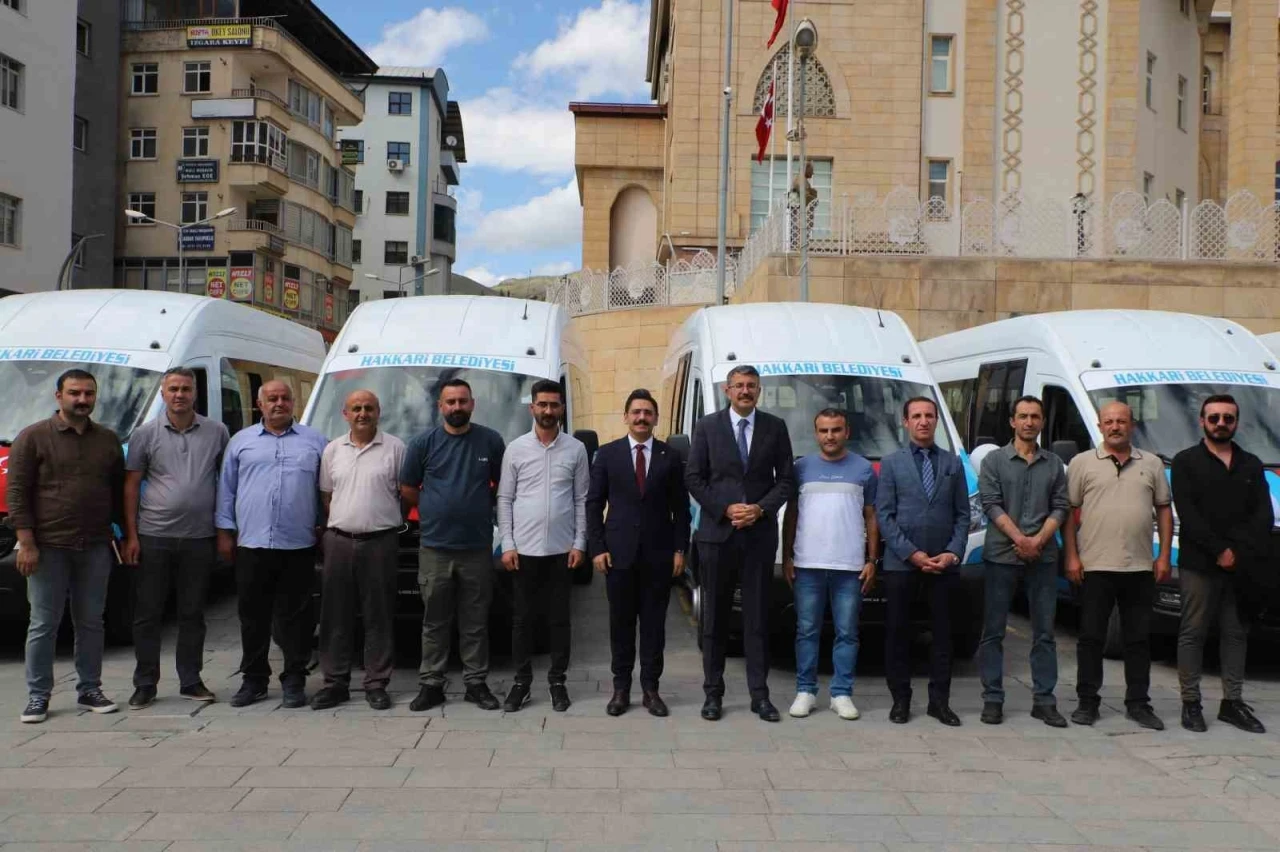 Hakkari Belediyesi filosuna 6 yeni araç daha ekledi
