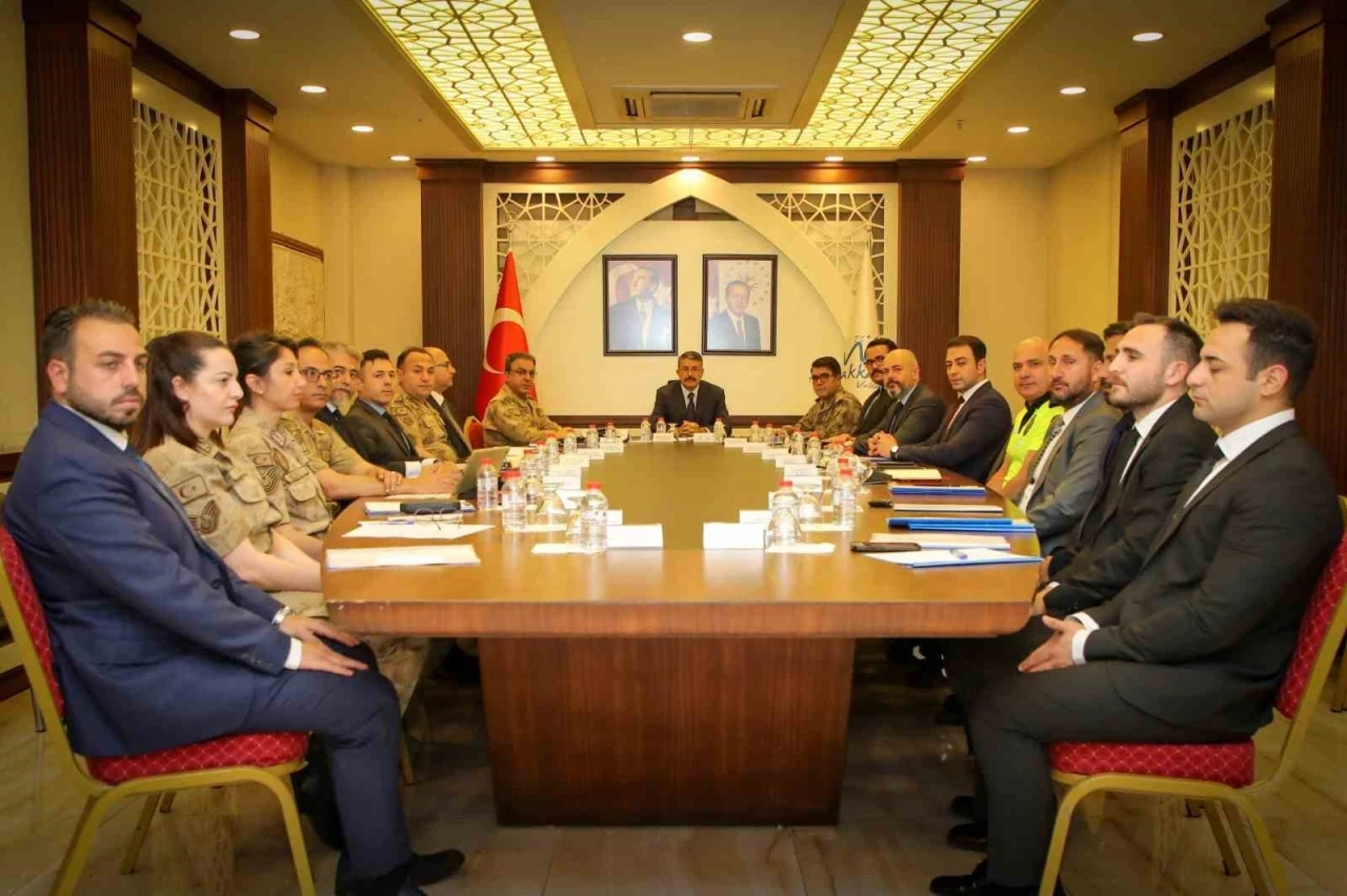 Hakkari’de değişik suçlardan aranan 407 şahıs yakalandı
