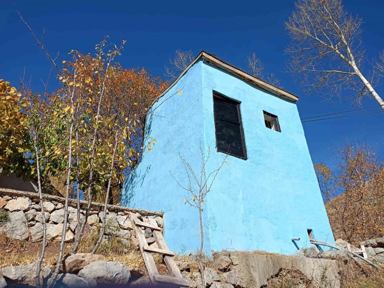 Hakkari’de köylerin içme suyu depoları yenileniyor
