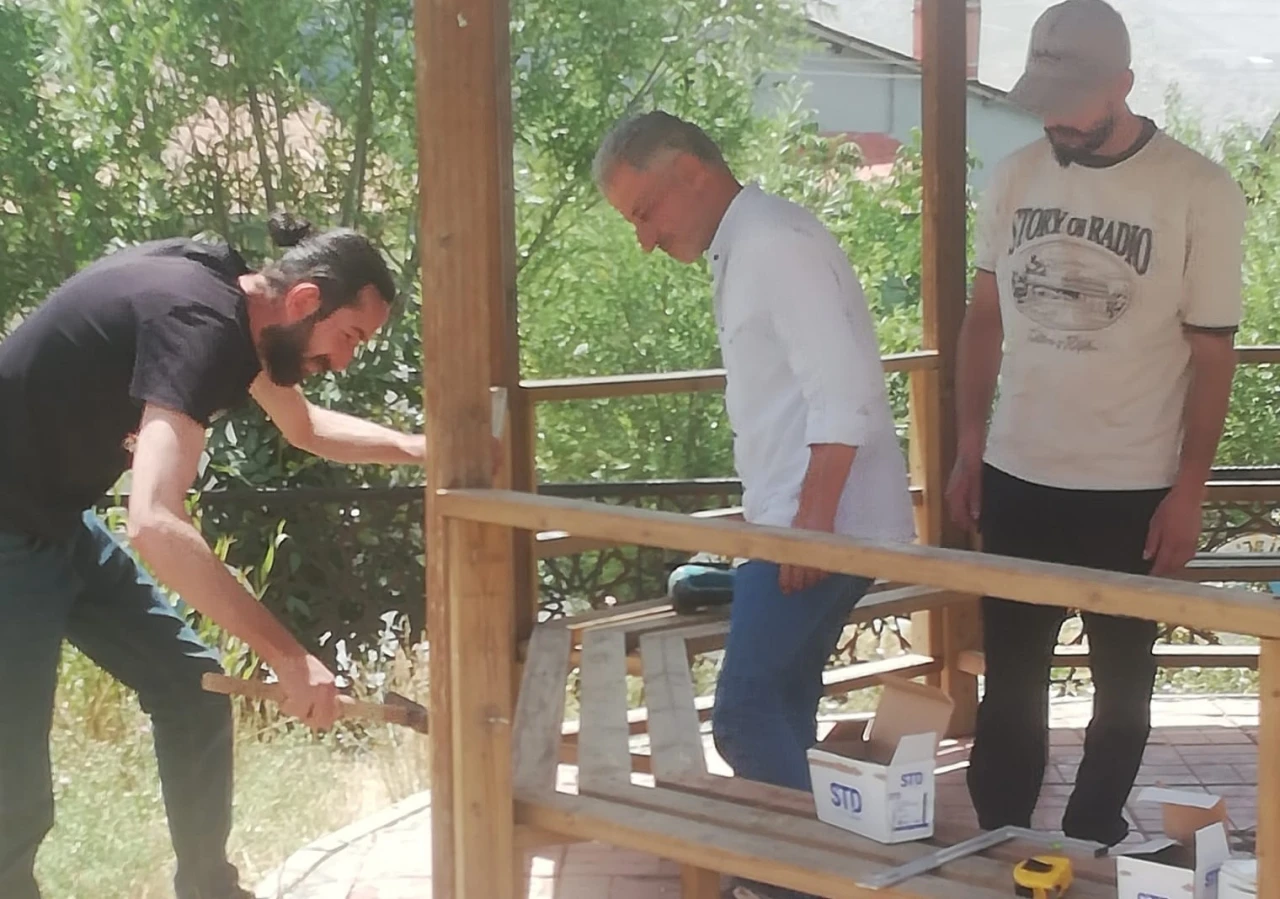 Hakkari’de tahrip edilen ‘Şehit Çetin Deniz Parkı’ onarıldı
