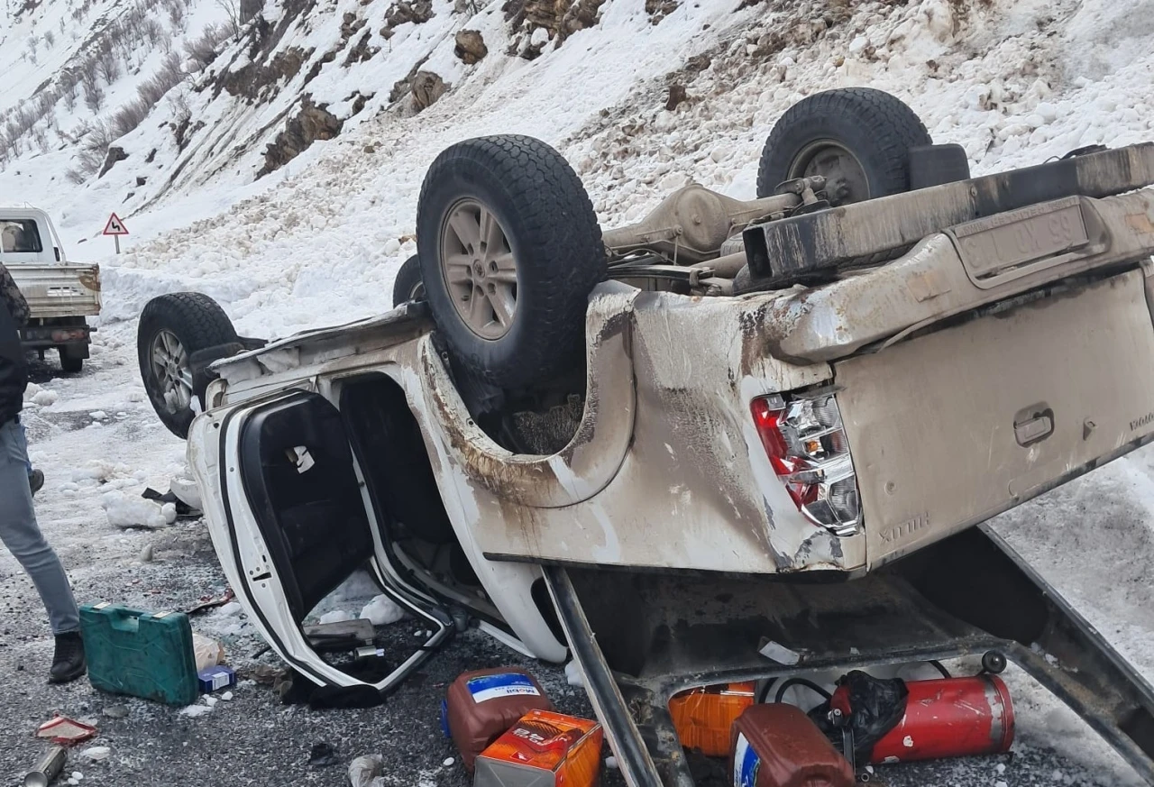 Hakkari&rsquo;de trafik kazası: 2 yaralı
