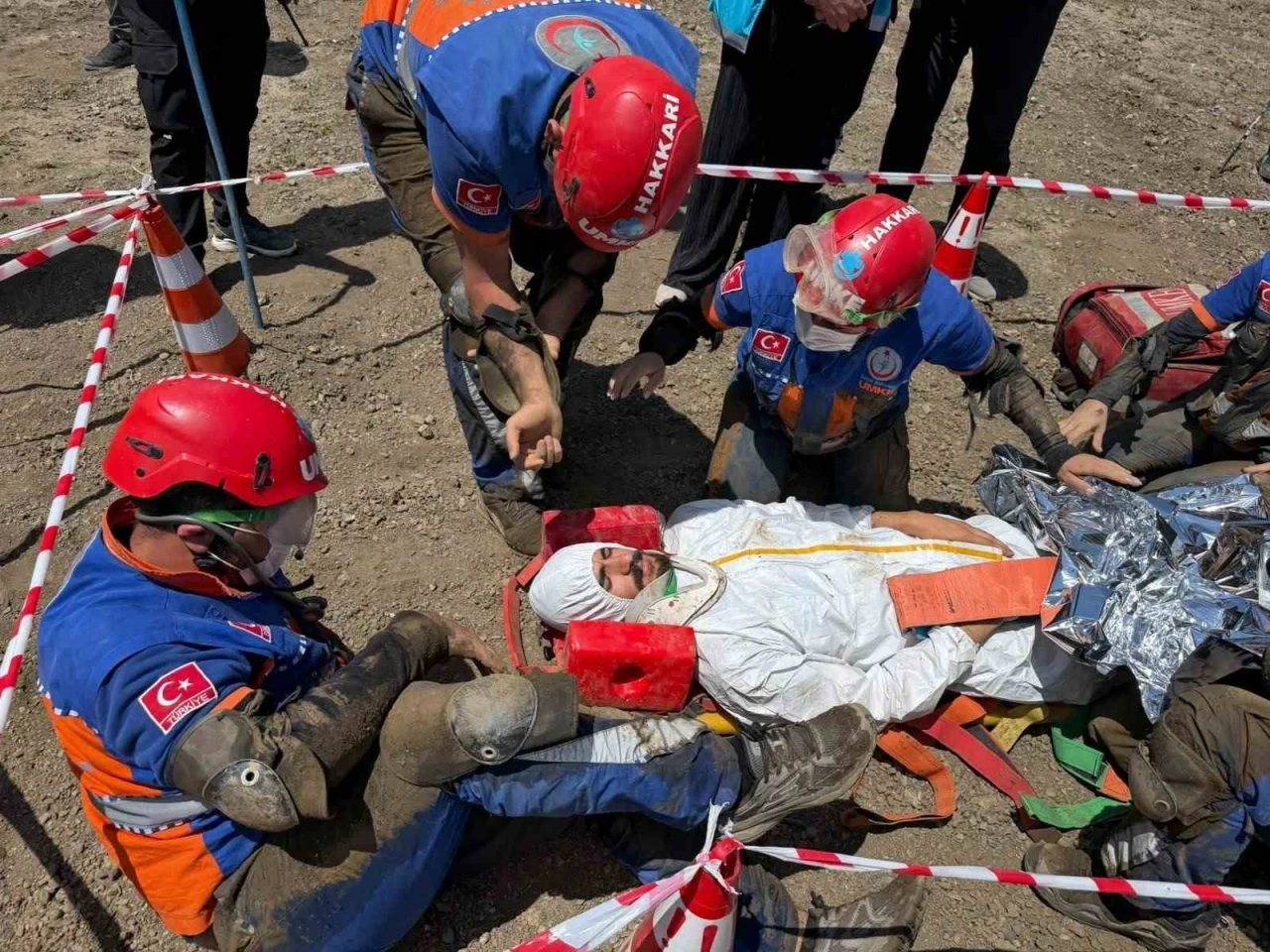 Hakkari&rsquo;de UMKE eğitim kampı sona erdi
