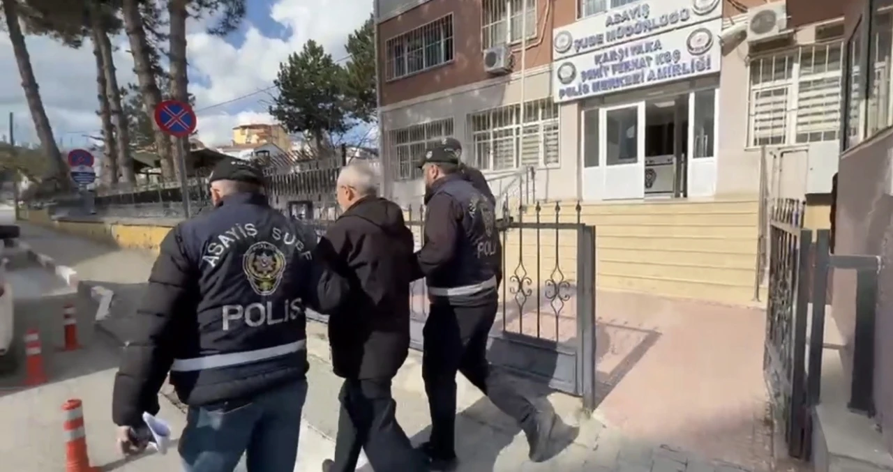 Hakkında kesinleşmiş 25 yıl hapis cezası bulunan dolandırıcı ka&ccedil;mak &uuml;zereyken yakalandı
