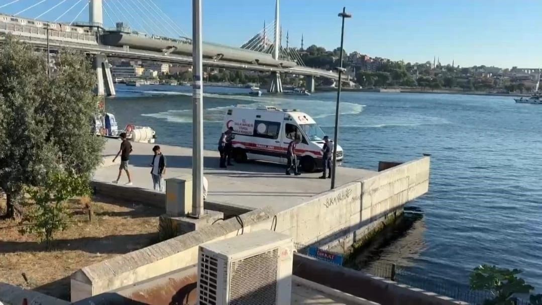 Hali&ccedil;&rsquo;te denize d&uuml;şen tekne personelinin cesedine ulaşıldı

