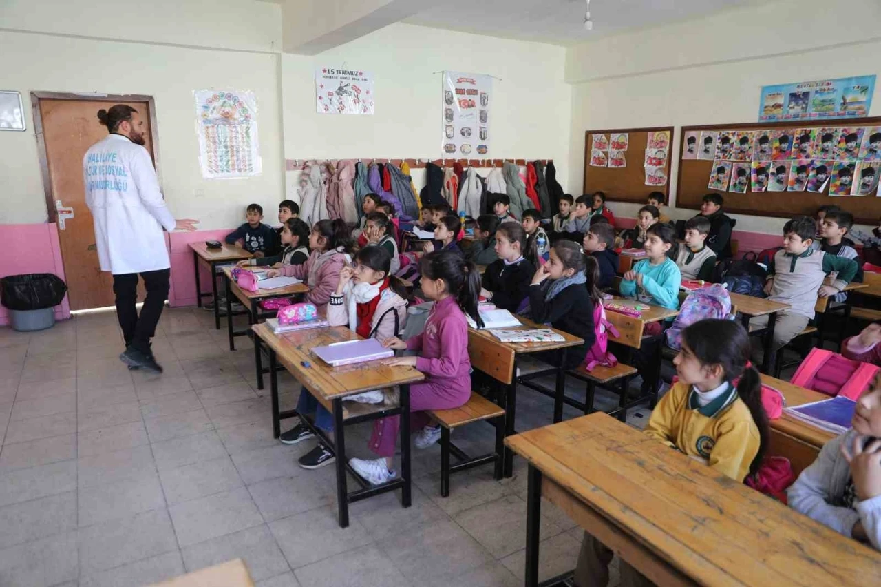 Haliliye Belediyesi&rsquo;nden &ouml;ğrencilere farkındalık eğitimi
