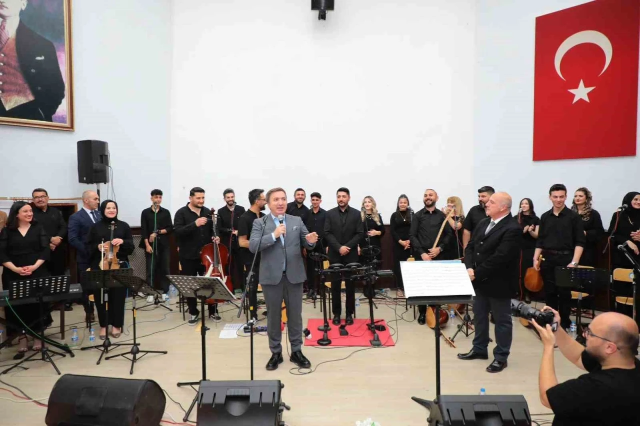 Halk müziği sanatçısı Ali Ekber Çiçek anıldı
