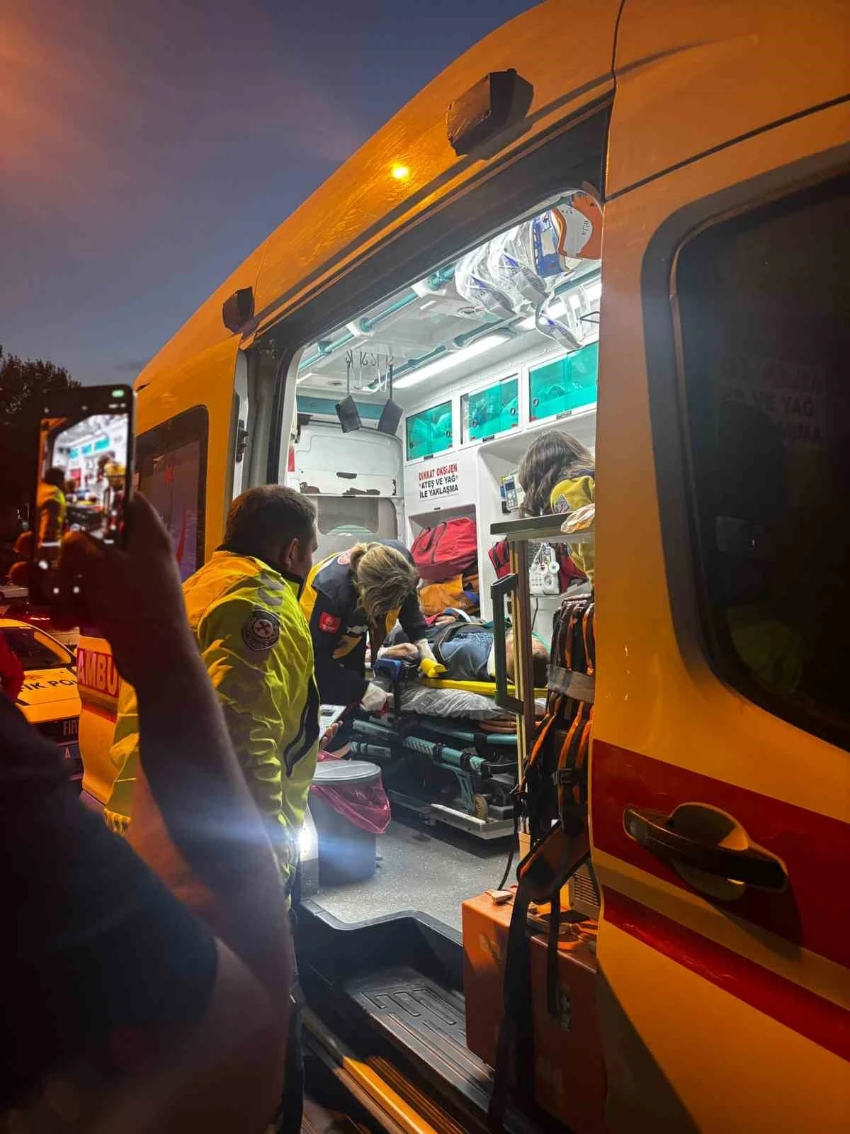 Halk otobüsü yayaya çarptı: 1 yaralı
