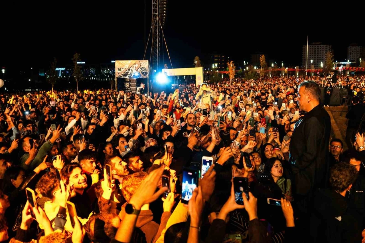 Haluk Levent: "Bu şarkıyı Filistinli çocuklar için söylüyorum"
