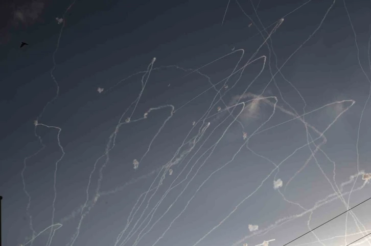 Hamas Aşkelon&rsquo;u İsrail Gazze&rsquo;yi vurdu
