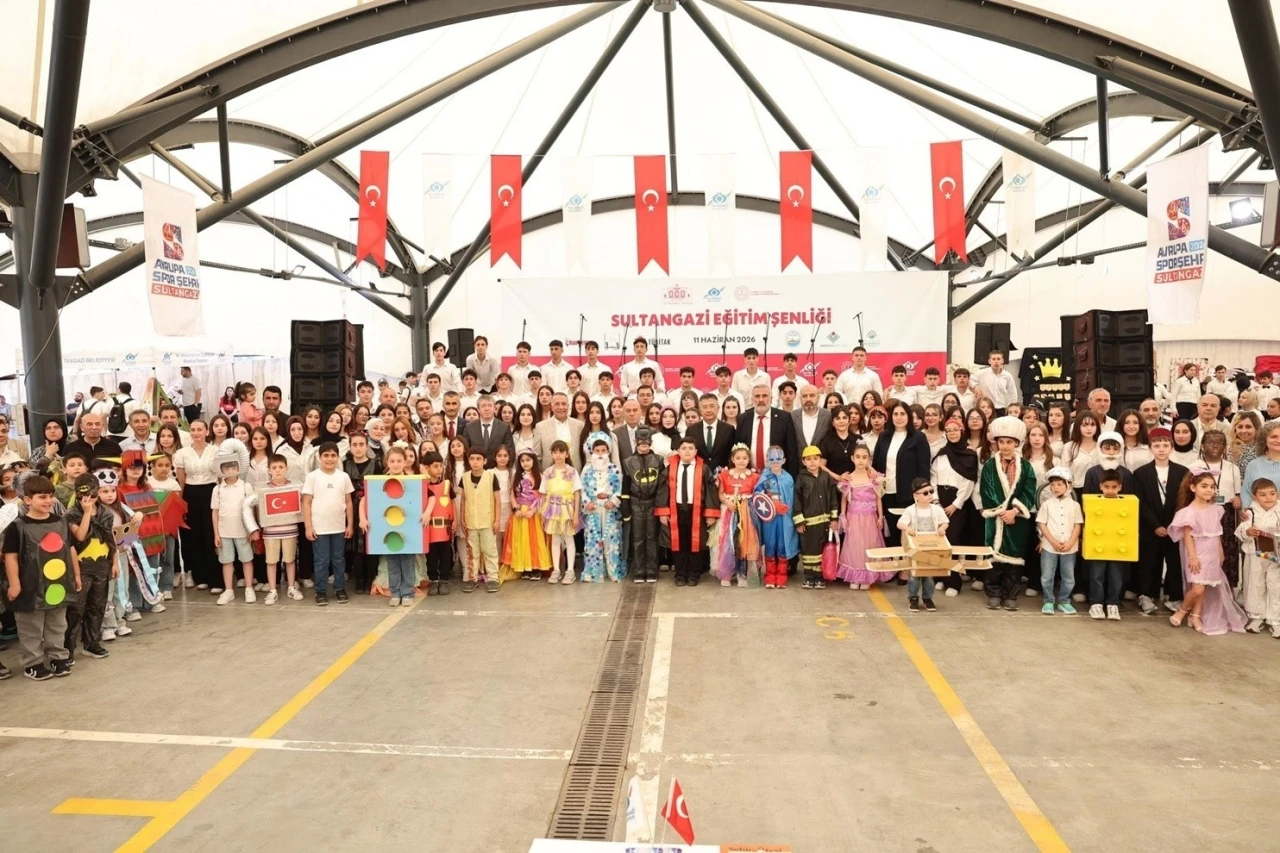 Harezmi Eğitim Şenliği renkli g&ouml;r&uuml;nt&uuml;lere sahne oldu
