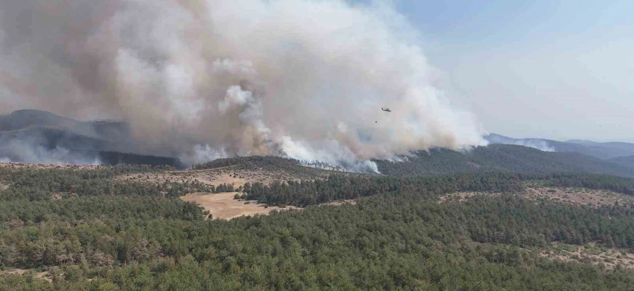 Harmancık Meyrandağı’ndaki yangın dronla böyle görüntülendi

