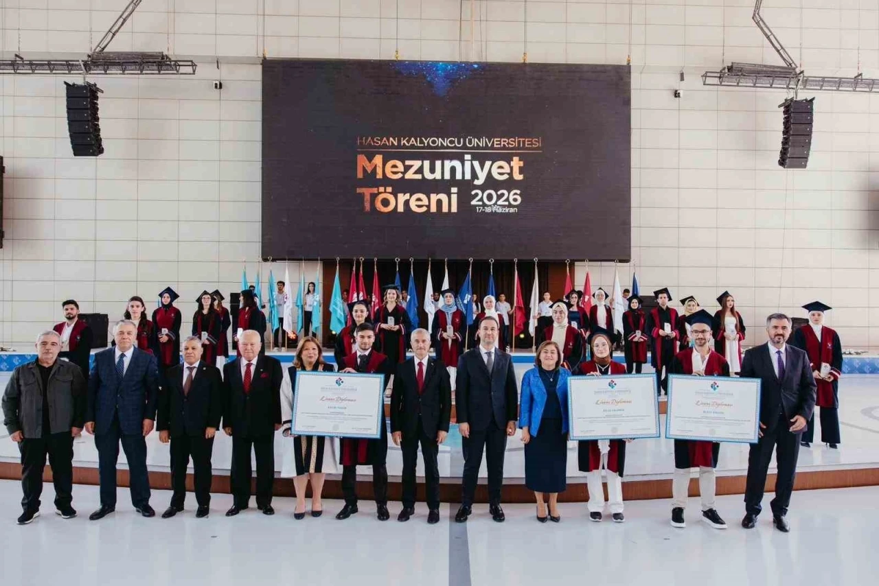 Hasan Kalyoncu &Uuml;niversitesi bin 878 &Ouml;ğrencisini mezun etmenin gururunu yaşadı
