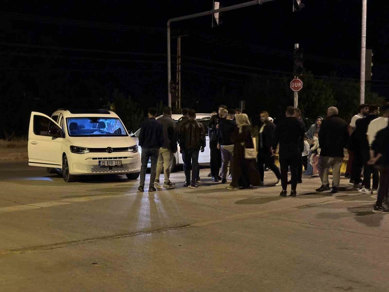 Hask&ouml;y&rsquo;de iki otomobil &ccedil;arpıştı: Yaralanan olmadı
