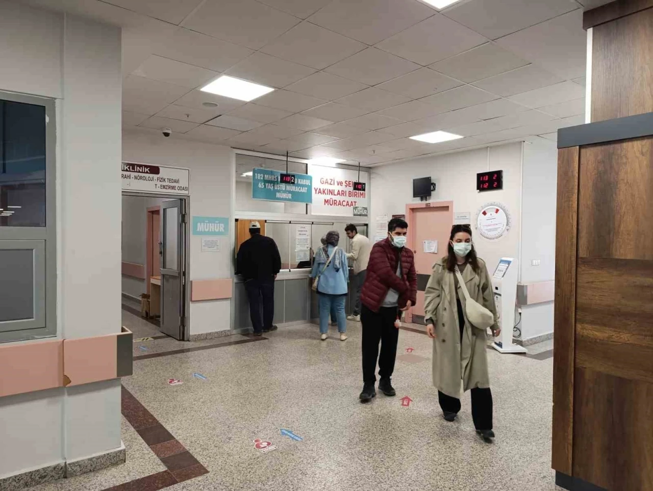 Hastane yönetimi şehit ailesi ve gazileri unutmadı
