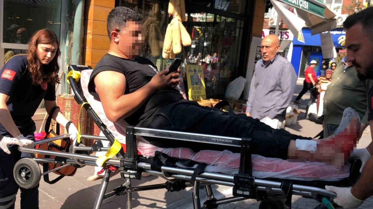 Hastaneye kaldırılırken bile telefonu elinden bırakmadı
