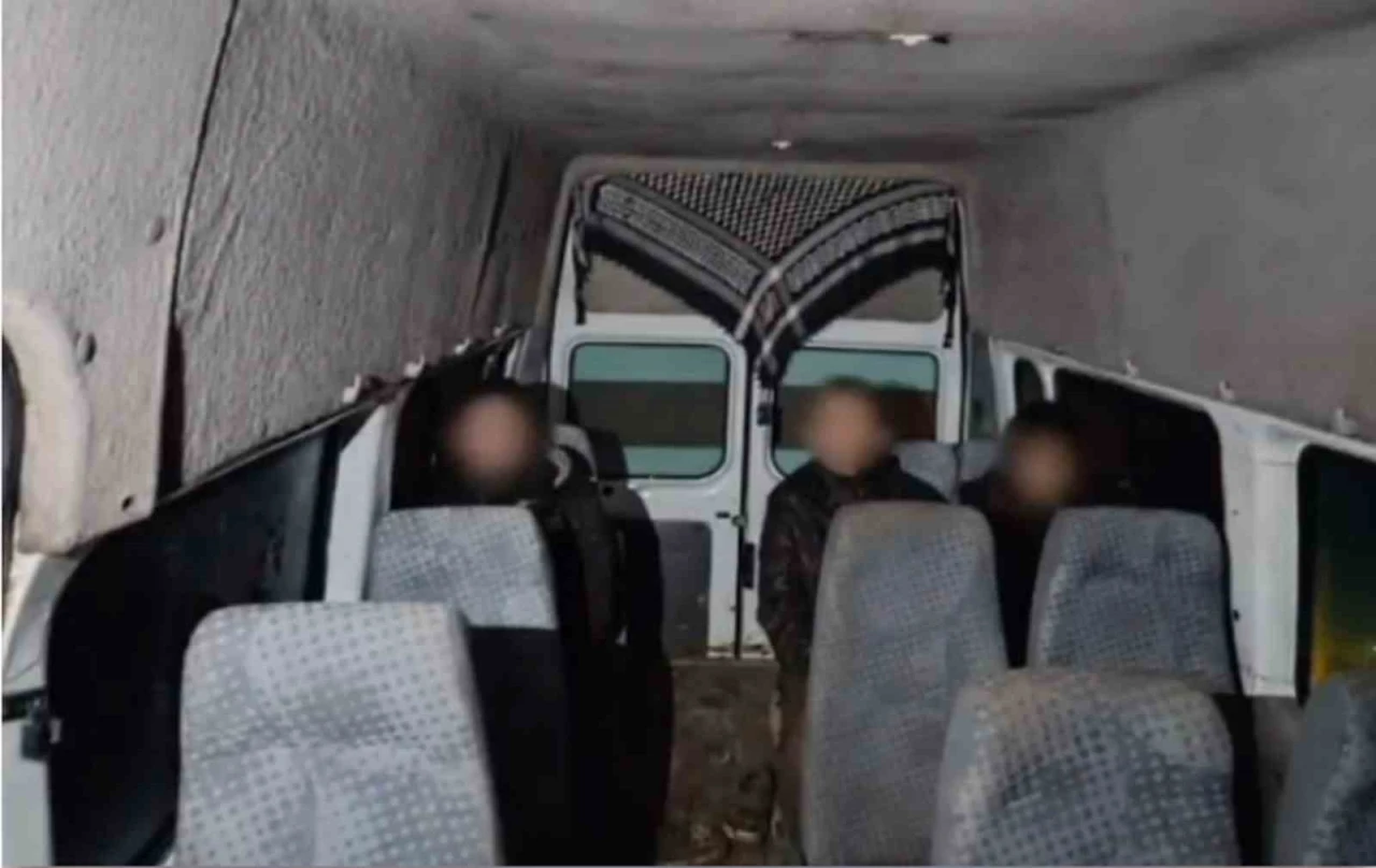 Hatay&rsquo;da 3 ka&ccedil;ak g&ouml;&ccedil;men yakalandı, 1 organizat&ouml;r tutuklandı
