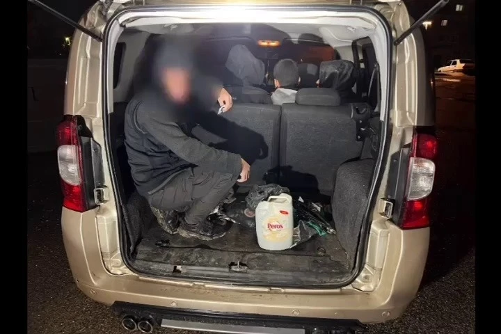 Hatay&rsquo;da 6 yabancı uyruklu g&ouml;&ccedil;men yakalandı, 2 organizat&ouml;r tutuklandı
