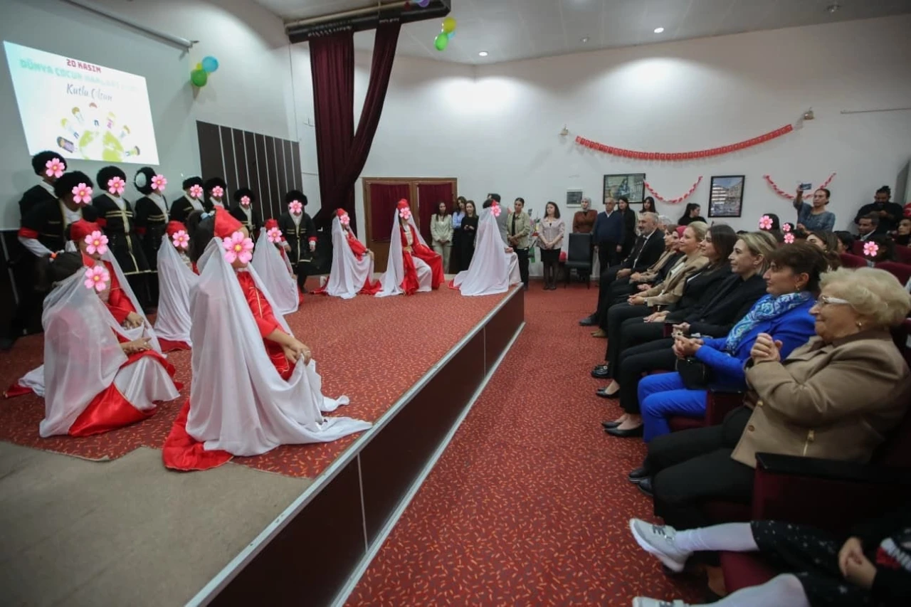 Hatay’da çocukların eğlendiği etkinlikte yüzler güldü
