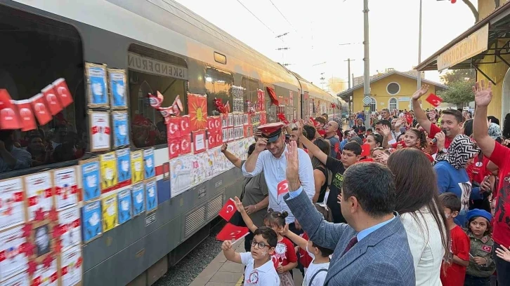 Hatay&rsquo;da Cumhuriyet treni ile 100. yıl kutlaması ger&ccedil;ekleştirildi
