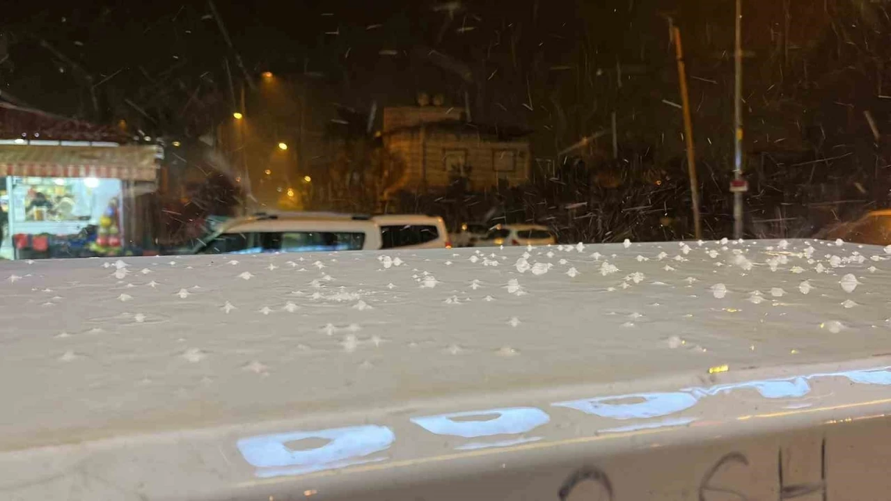 Hatay&rsquo;da dolu yağışı
