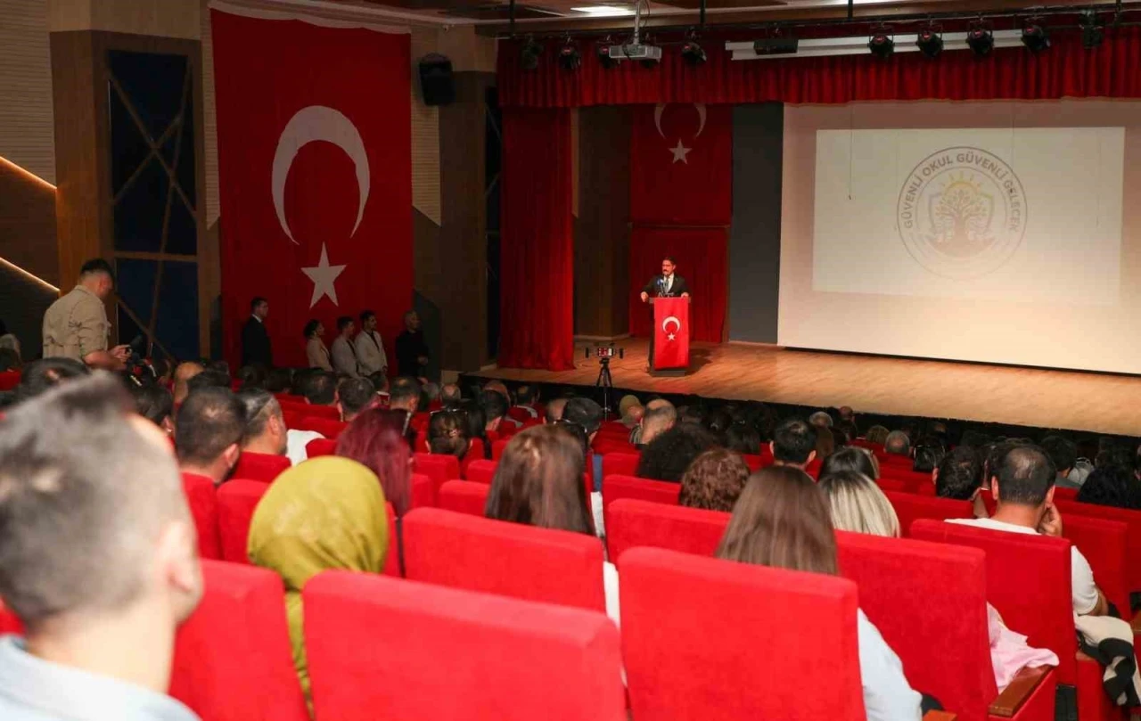 Hatay&rsquo;da g&uuml;venli okul g&uuml;venli gelecek projesi hayata ge&ccedil;irildi
