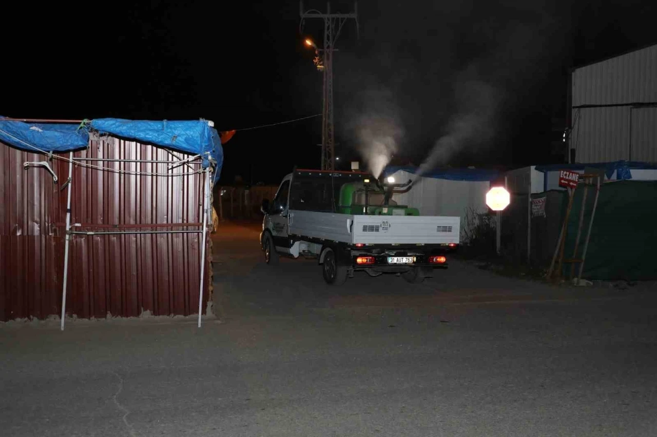 Hatay’da haşereyle mücadele gece gündüz devam ediyor
