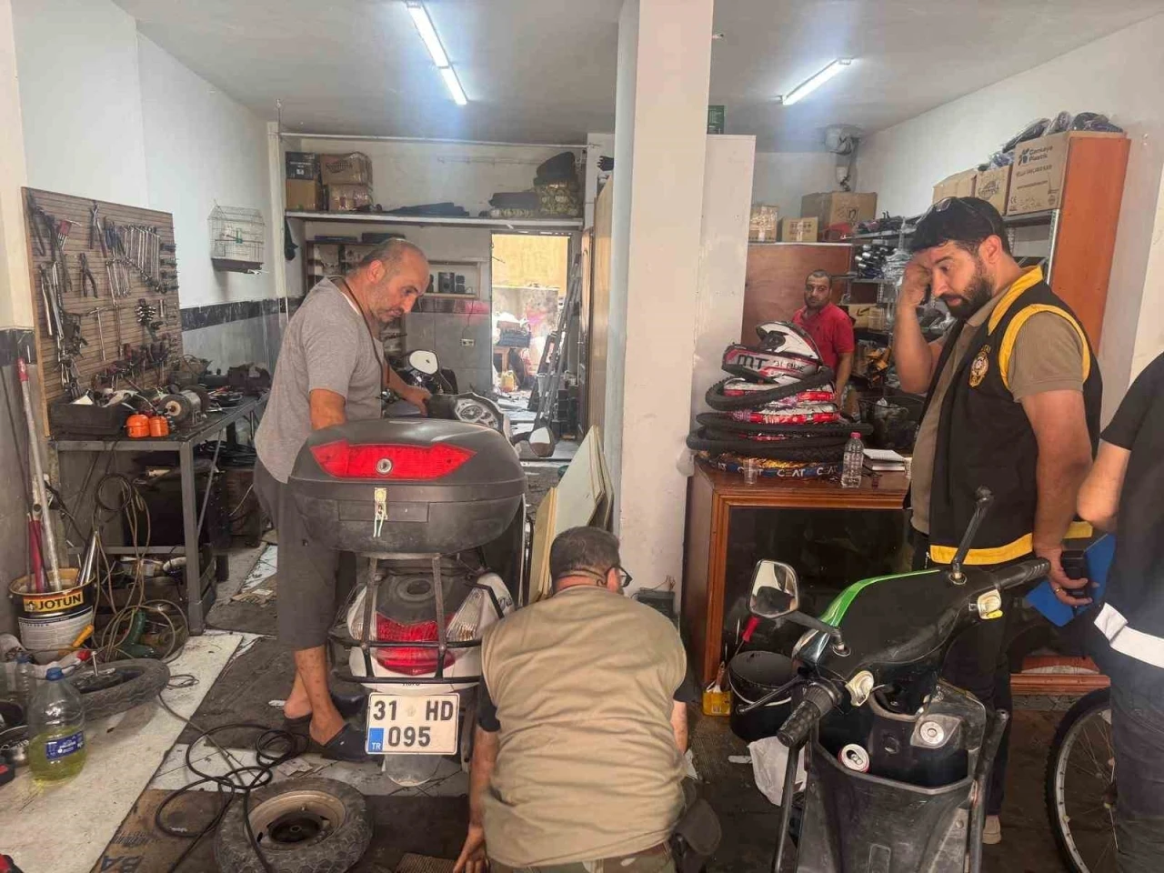 Hatay’da motosiklet tamircileri denetlendi
