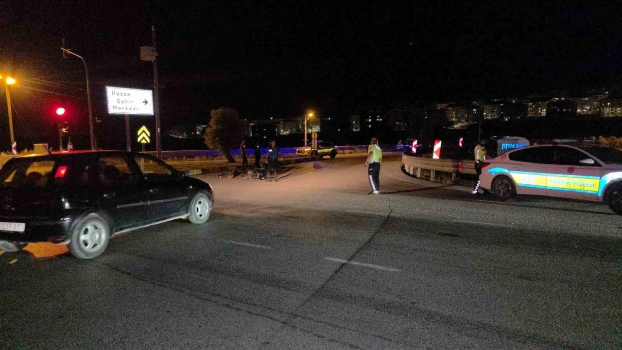 Hatay&rsquo;da otomobil ile motosiklet &ccedil;arpıştı: 1 &ouml;l&uuml;, 1 ağır yaralı
