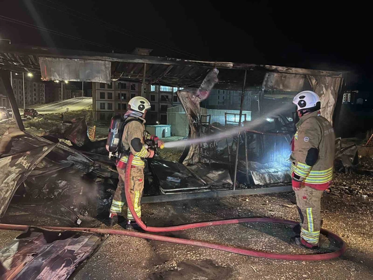 Hatay&rsquo;da yanan konteyner kullanılmaz hale geldi
