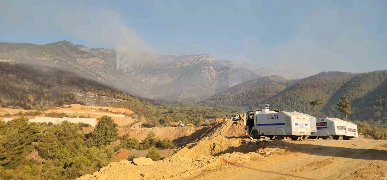 Hatay’da yangınla mücadele 14. saatte devam ediyor