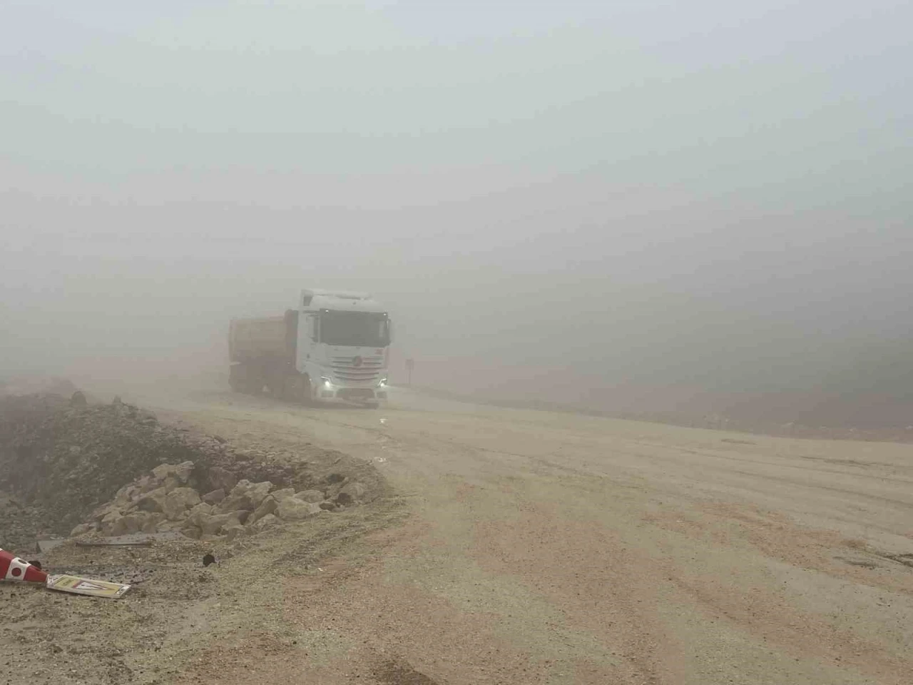 Hatay&rsquo;da y&uuml;ksek kesimlerde sis
