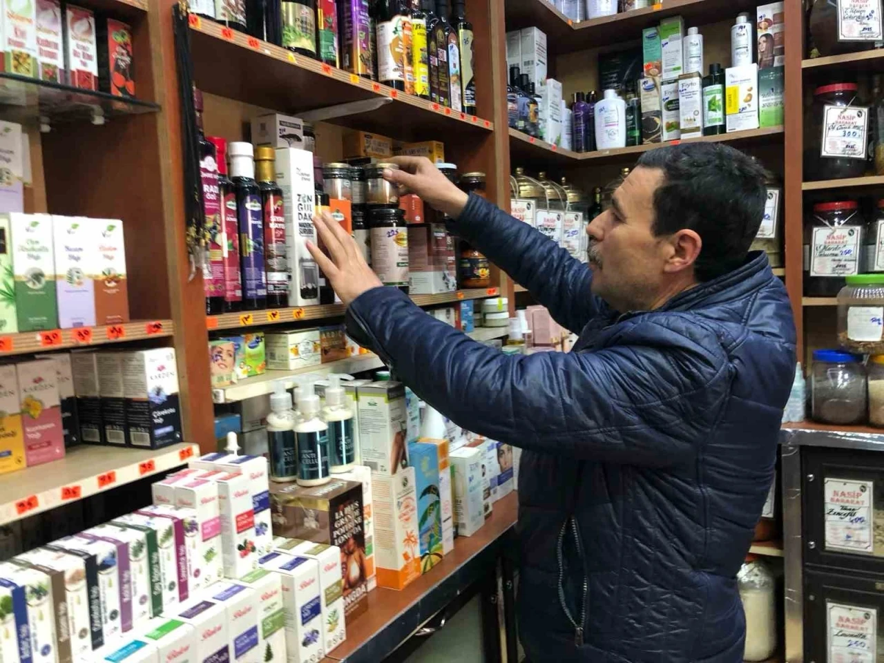 Hava değişkenliği Eskişehirlileri aktarlara yöneltti
