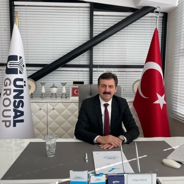 Hava taksiyle k&ouml;y&uuml;ne u&ccedil;tu, tarlaya indi
