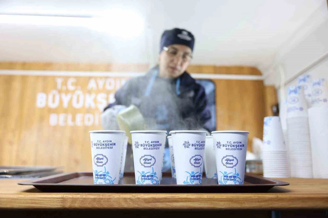 Havalar soğudu, B&uuml;y&uuml;kşehir sıcak &ccedil;orba dağıtımına başladı
