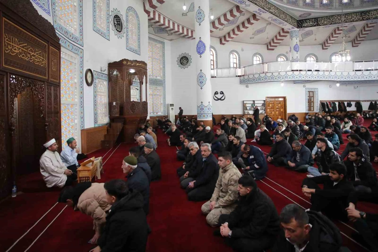 Hayatını kaybeden Aİ&Ccedil;&Uuml; &ouml;ğrencisi Remziye Horuz İ&ccedil;in Mevlid programı d&uuml;zenlendi
