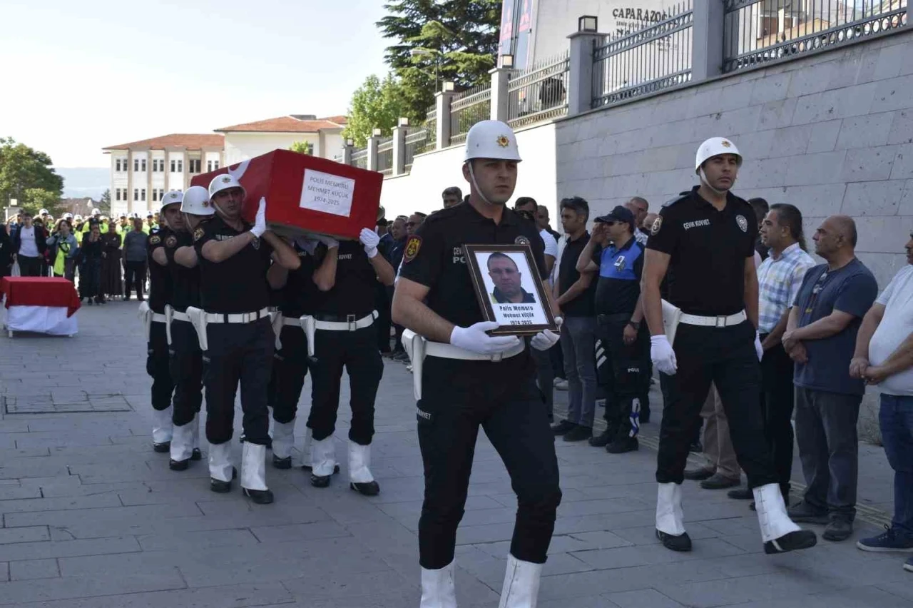 Hayatını kaybeden polis memuru törenle memleketine yolcu edildi
