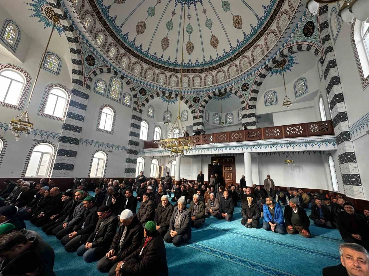 Hayber Camii ibadete a&ccedil;ıldı
