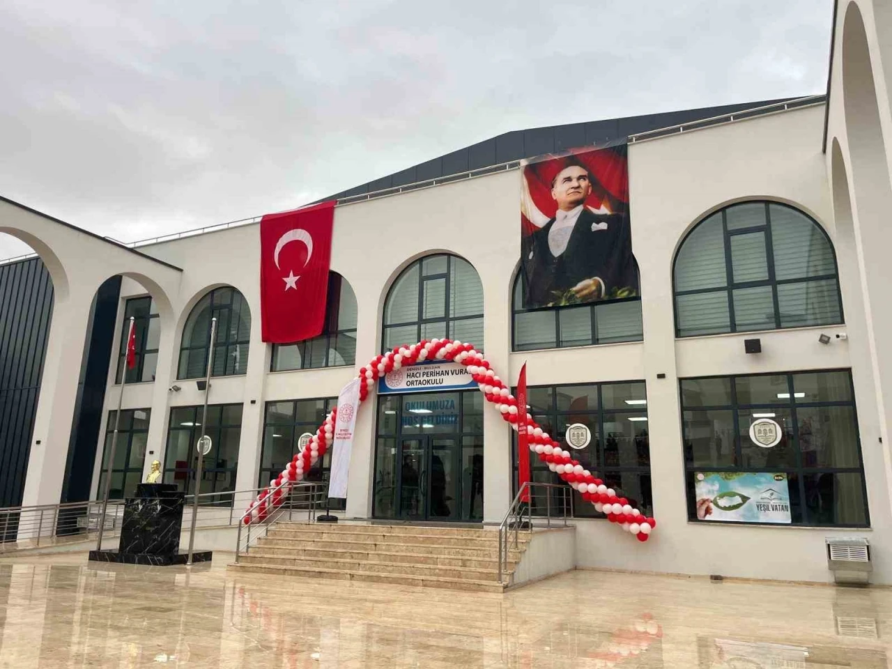 Hayırsever ailesinin Buldan&rsquo;a yaptırdığı ikinci okul t&ouml;renle a&ccedil;ıldı
