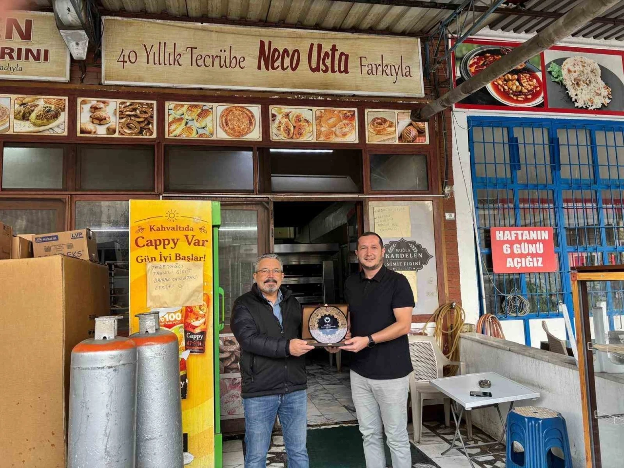 Hayırsever esnaftan Datça Devlet Hastanesi’ne katkı
