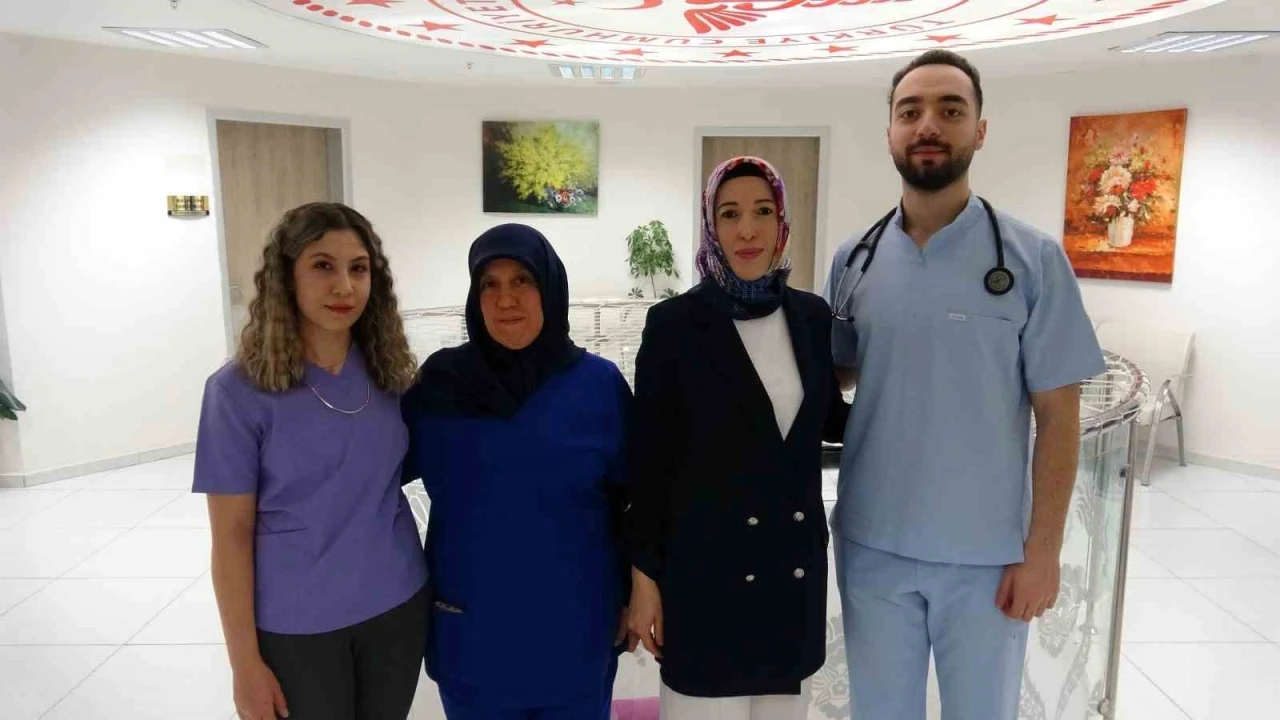 Hemşire anneler, doktor olan &ccedil;ocuklarıyla aynı hastanede g&ouml;rev yapıyor
