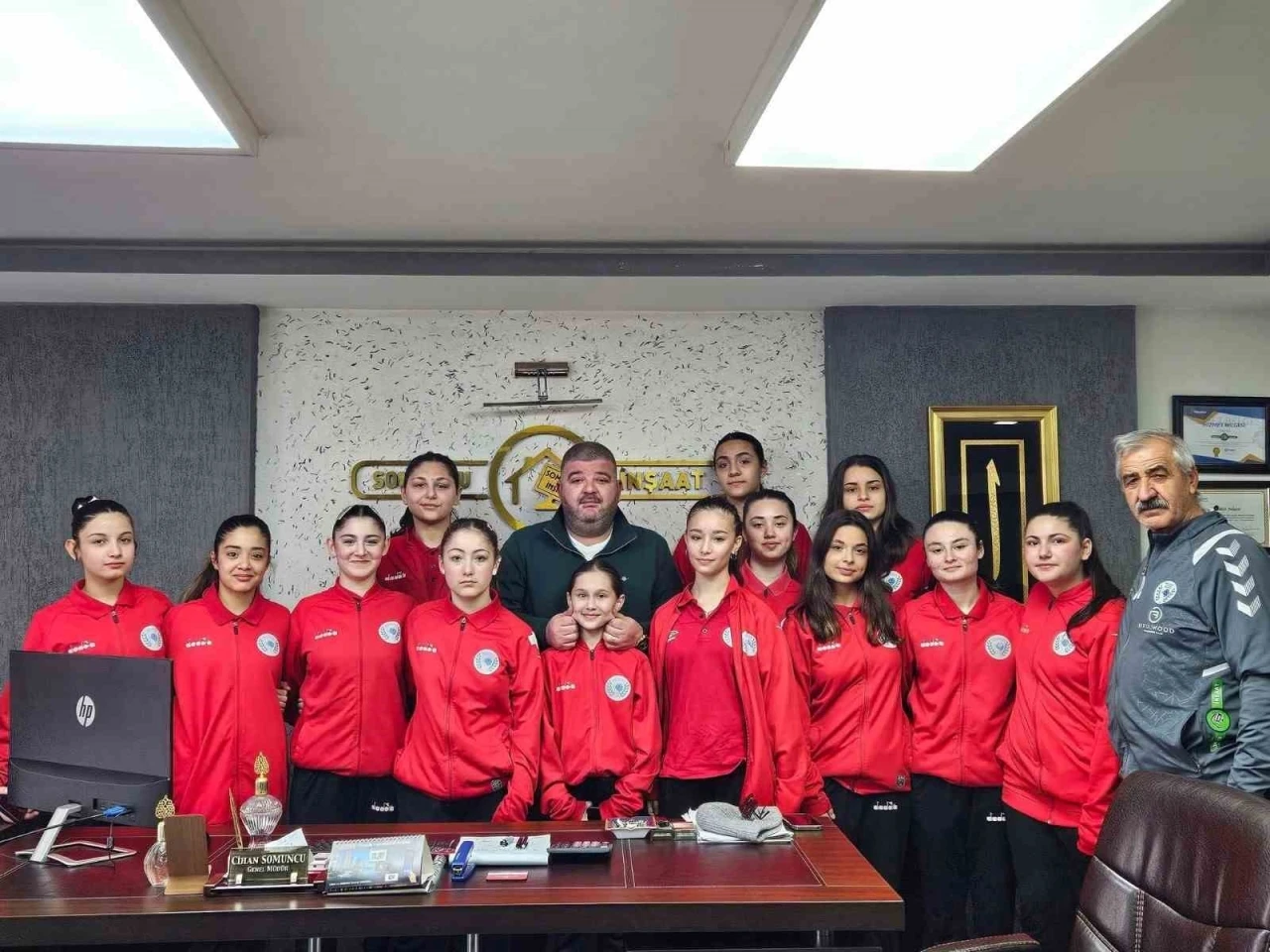 Hentbol Kadınlar Süper Ligi’nde mücadele eden kulüp başkanı istifa etti
