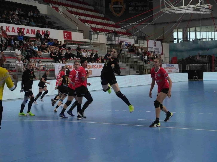 Hentbol S&uuml;per Ligi: Kastamonu Belediyespor: 38 - Konyaaltı Belediyespor: 40
