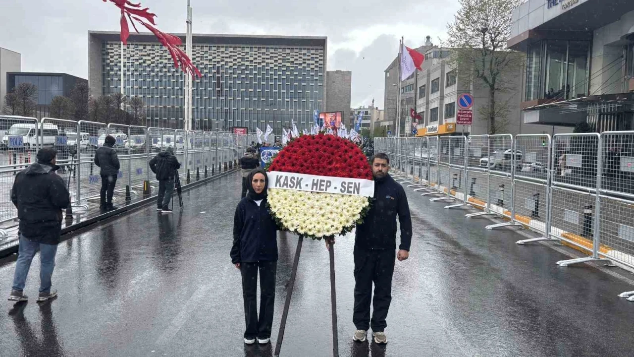 HEP-SEN 1 Mayıs&rsquo;ı Taksim&rsquo;de kutladı
