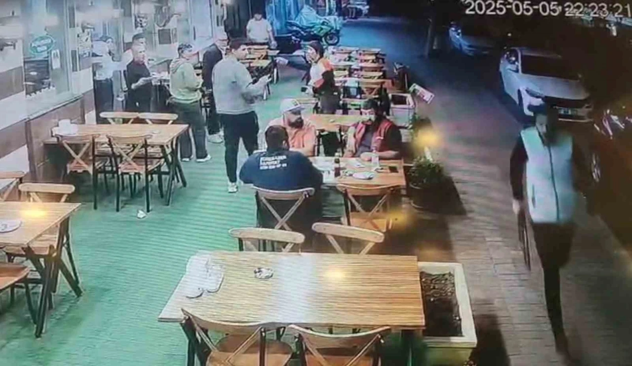 Herkes kaçtı, onlar izledi
