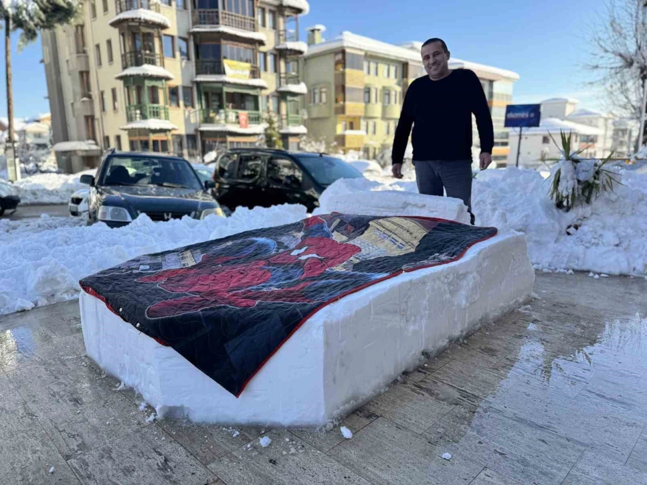 Herkes kardan gelin damat yaparken o yatak yapmayı se&ccedil;ti
