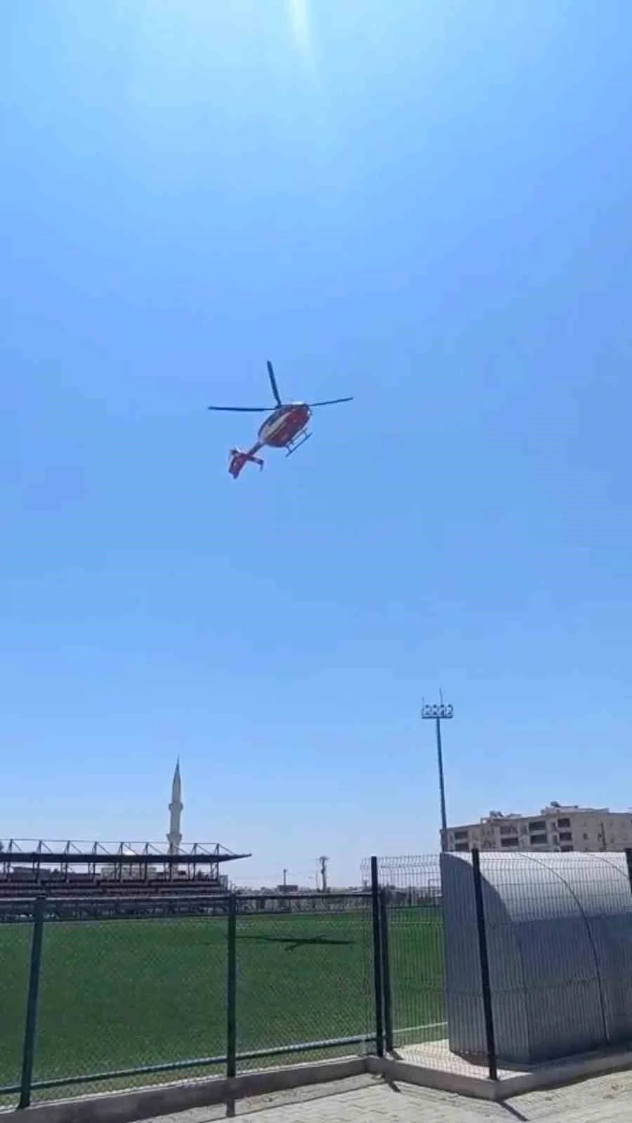 Hipotermi tedavisi g&ouml;ren bebek, ambulans helikopterle Diyarbakır&rsquo;a sevk edildi
