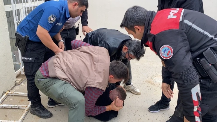 Hırsızlık ş&uuml;phelisi kovalamaca sonucu kıskıvrak yakalandı
